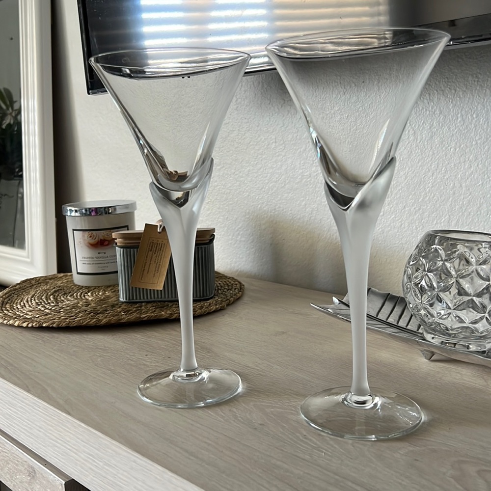 Beautiful Frosted lily stem Champagne toasting glasses.